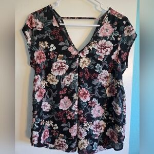 Halogen Black Floral Blouse Size Medium Petite